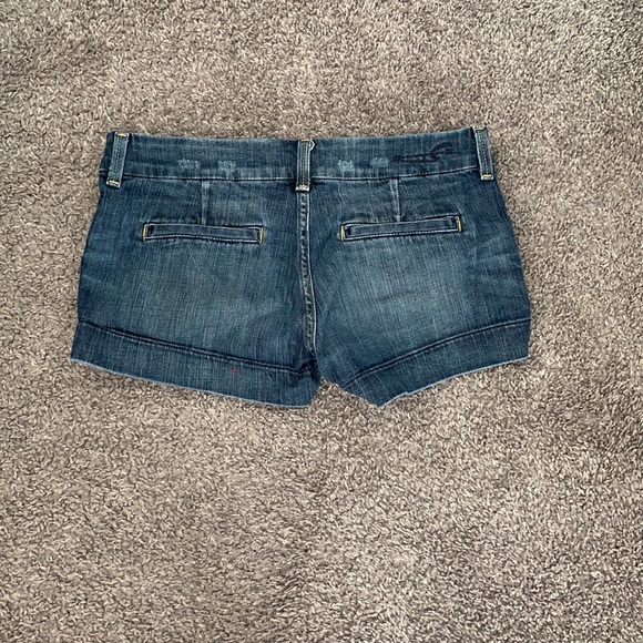 Shorts - Picture 2 of 3